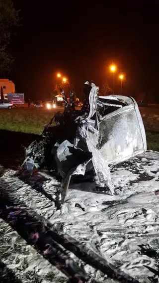 Zderzenie dwóch aut osobowych. Zginęła jedna osoba