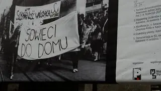Wystawa "Katowice w drodze do niepodległości" na placu Wolności w Katowicach