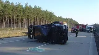 Kierowca samochodu był przytomny i wyszedł z pojazdu o własnych siłach