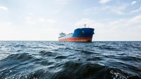 Kontrowersyjna pomoc u wybrzeży Gotlandii. Tak ma tankować rosyjska flota cieni na Bałtyku