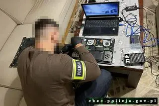 Podczas policyjnej akcji zabezpieczono tysiące plików z dziecięcą pornografią