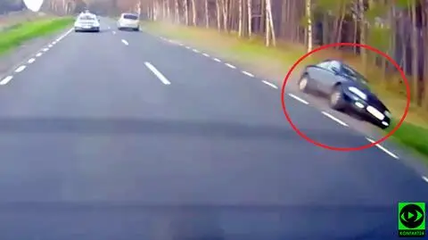 Auto wpadło do rowu