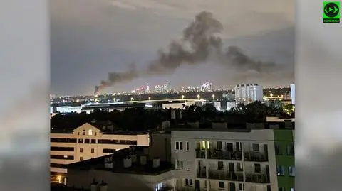 Dym widoczny z Tarchomina. Nocny pożar przy Wisłostradzie