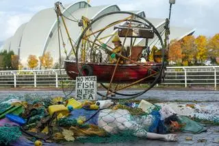 Instalacja zamieszczona przez aktywistów na szczycie klimatycznym COP26 w Glasgow