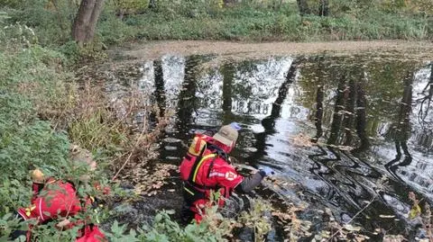 Poszukiwania 32-letniego mężczyzny w Darłowie. Nurkowie sprawdzają port i kanał