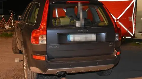 Siedzieli pod wiatą, w którą wjechało auto. Nie żyją dwaj mężczyźni. Kierowca usłyszał zarzuty, trafił do aresztu 