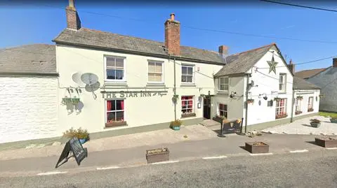 Prowadzi małą knajpę w Anglii. Wydawca popularnego magazynu zażądał, by zmienił jej nazwę