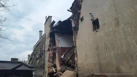 Zawaliła się część kamienicy. Na miejscu pracują służby. Piotrków Trybunalski