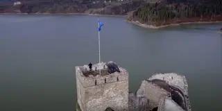 Kadr ze spotu Polskiej Fundacji Narodowej
