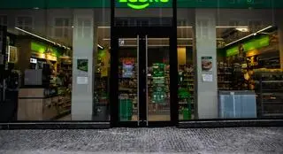  Obecnie sieć sklepów liczy przeszło 10,5 tys. sklepów 