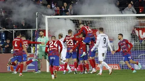 Problemy mistrza. Uratował się w doliczonym czasie