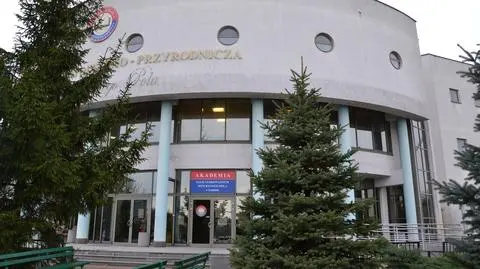 Pierwsze zarządzenie rektor uczelni wydał 22, a drugie 30 listopada 