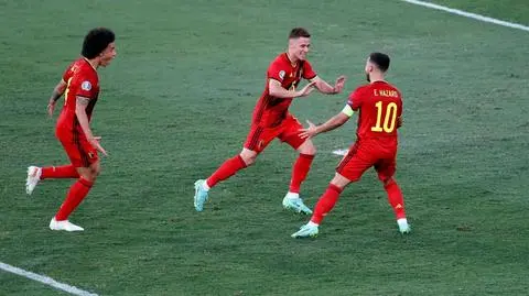 Jeden cios powalił mistrzów Europy. Belgia gra dalej