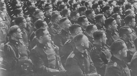 "Kiedy kanclerz klękał w Warszawie, byli członkowie NSDAP nadal stanowili absolutną większość"