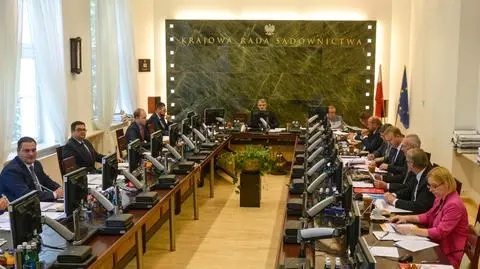KRS przyspiesza tempo