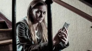Dzieci szukają pomocy w telefonie zaufania 116 111