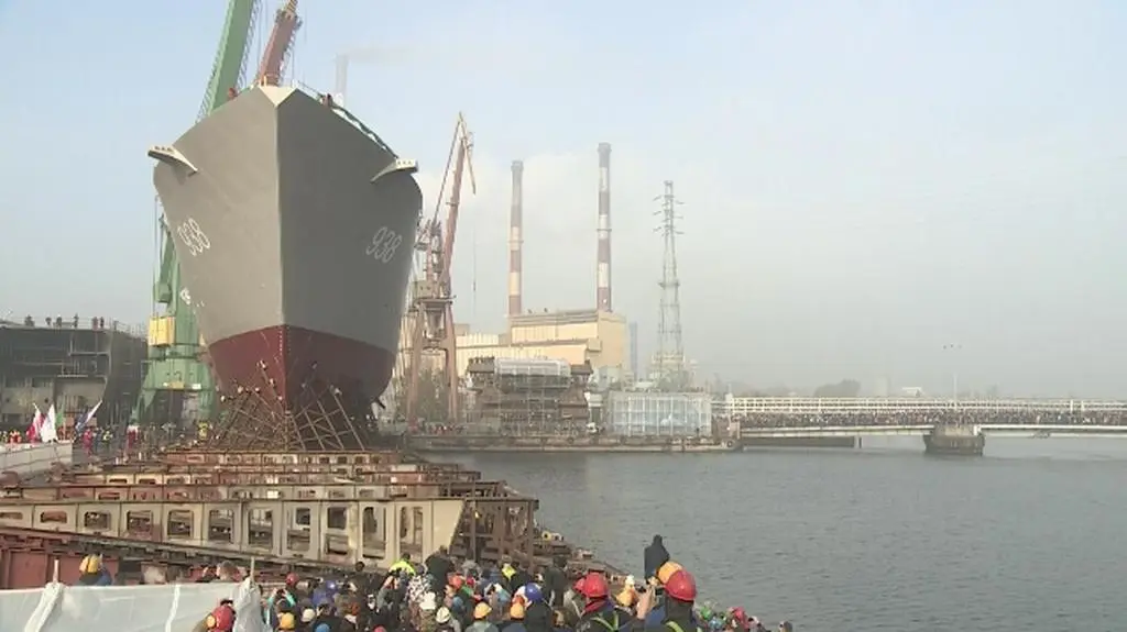 Widowiskowe wodowanie boczne w Gdańsku