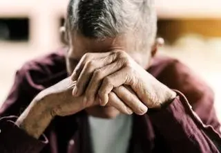Męskie tabu. Synowie uczą się milczenia