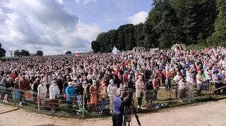 Na uroczystościach w Gietrzwałdzie pojawiły się tłumy osób
