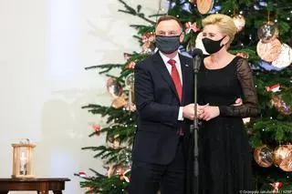 Prezydent i pierwsza dama podczas przekazania Betlejemskiego Światła Pokoju