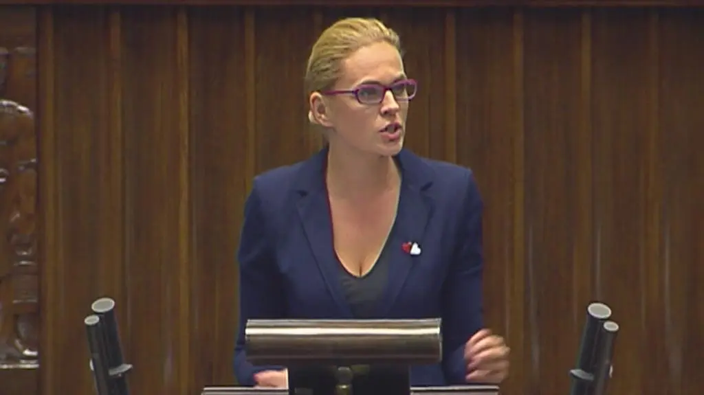 Nowacka: są trzy drogi