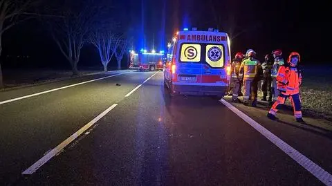 Nie żyje 23-latek potrącony przez ciężarówkę. "Szedł środkiem jezdni"