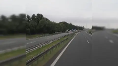 Autokar wjechał do rowu na A4