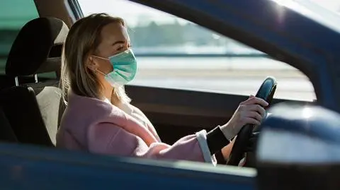 Czy trzeba zakrywać usta i nos w samochodzie? 