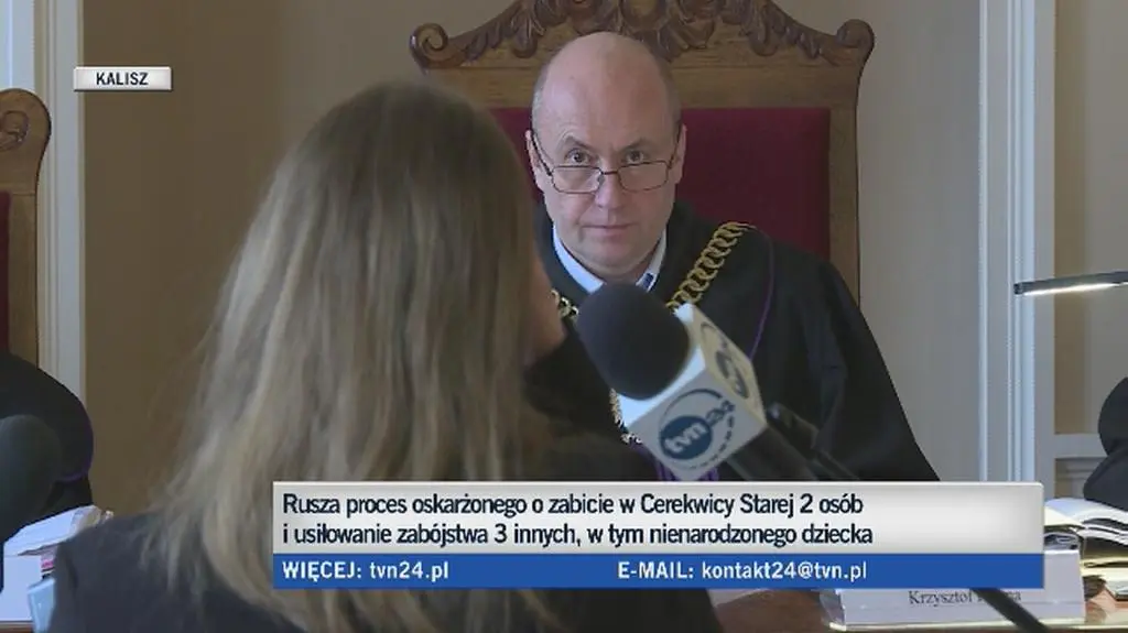 Napastnik wpadł przez szybę (...) Zadał mi cios w plecy