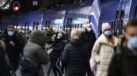 Dania, Szwecja, Norwegia... kolejne kraje znoszą obostrzenia. Które mają powody, które "podejmują ryzyko"