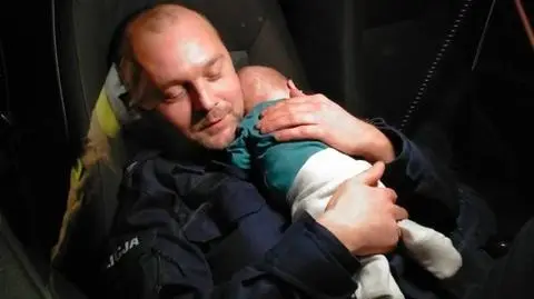 Przerażonej matce z dzieckiem pomógł policjant