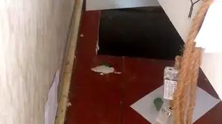 Miał w podłodze dziurę, w której się schował