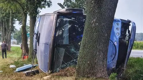 Białoruski autobus zjechał do rowu