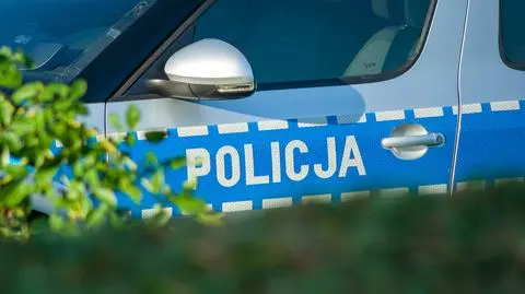 "Słaniała się na nogach, trzymała na rękach jej dwuletnią siostrę". 8-latka wezwała policję 