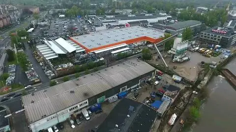100 metrów długości i 6 szerokości. Osuwisko nad Odrą sfilmowane przez drona