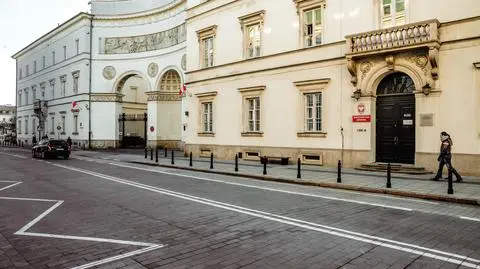 Błyskawica na budynku Ministerstwa Zdrowia. 26-latce grozi więzienie