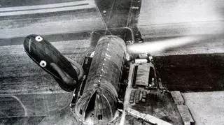 Halę sterowców ulokowano w szczerym polu