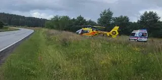 Wypadek na DK25. Na miejscu lądował śmigłowiec LPR