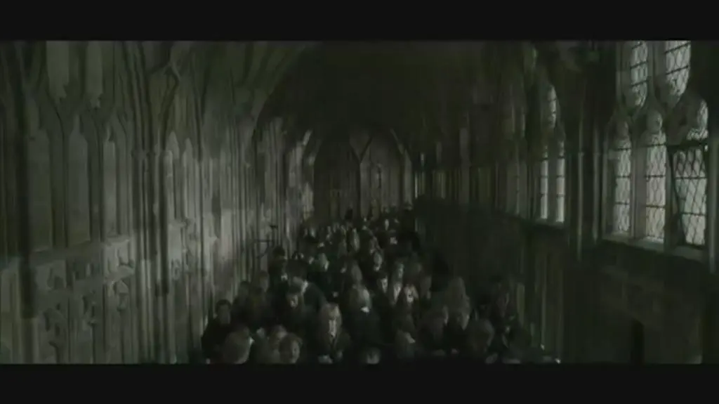 Albus Dumbledore (Michael Gambon) w filmie Harry Potter i książę Półkrwi