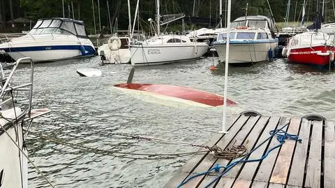 Na jeziorze Drawskim przewrócił się jacht