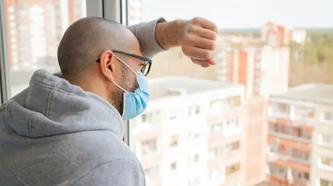 Dobrowolna kwarantanna bez pensji?