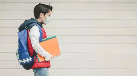 Przyłbice, maseczki i konsultacje z uczniami. "Ktoś może mi obiecać, że nic mi nie grozi?"