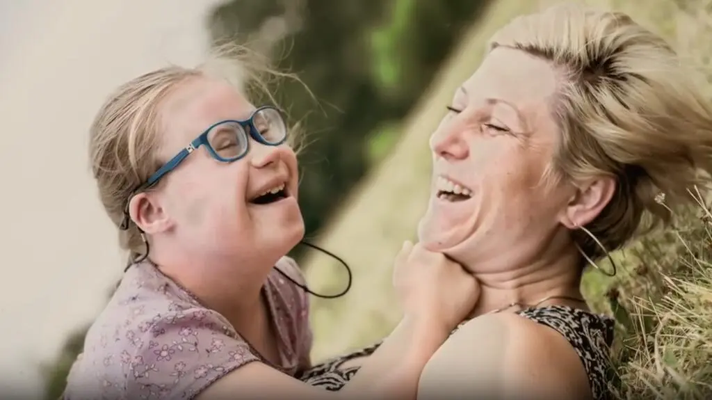 Jej los tak ich poruszył, że ją adoptowali