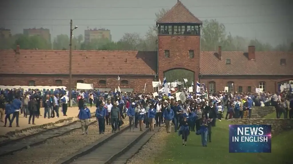 Survivors and relatives remember and honour Holocaust victims