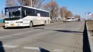 Kolumna autobusów z Zaporoża wyjechała po mieszkańców Mariupola 