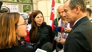 Marszałek Senatu spotkał się z protestującymi
