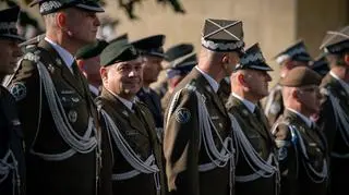 Generał broni Wiesław Kukuła podczas uroczystości przekazania obowiązków szefa Sztabu Generalnego Wojska Polskiego, 17 października 2023 r.