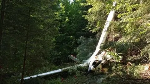 Awionetka spadła na ziemię, trzy osoby zostały ranne