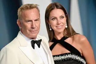 Kevin Costner i Christine Baumgartner