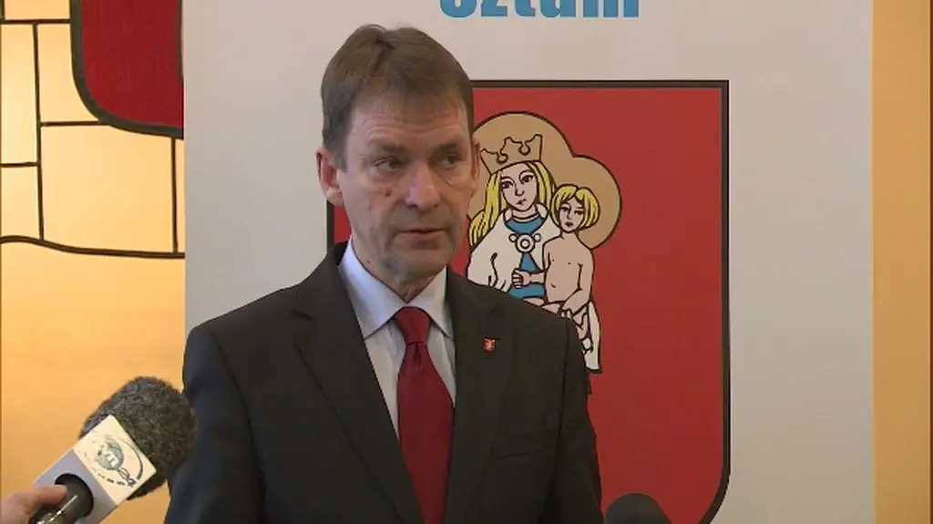 Burmistrz tlumaczy się ze zniszczenia baneru